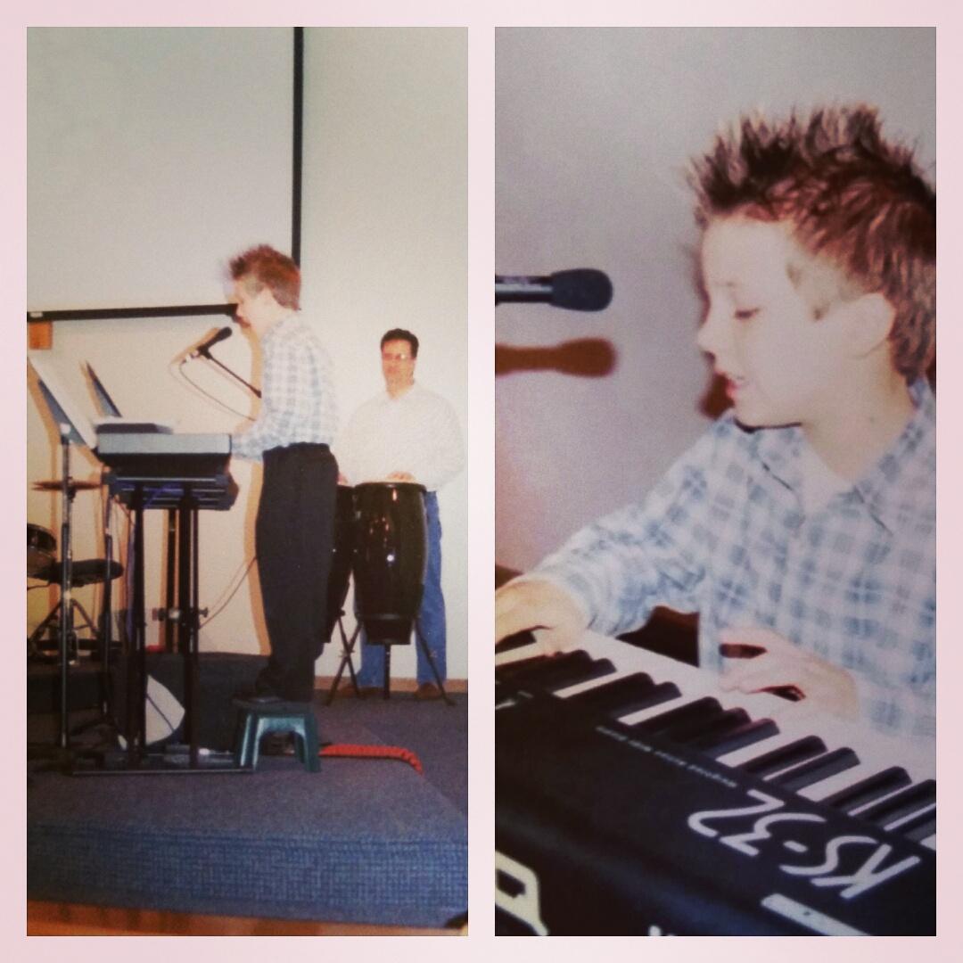 IAmSpencerKane's tweet image. Mom found pics when I played piano and sang at church. #datHair #datFootstool