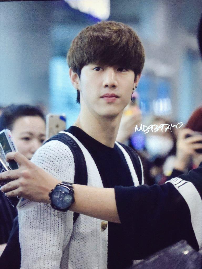 mtuan0493's tweet image. Mặt mộc thôi có cần đẹp như vậy không? T~T #Mark #BoyLA 😘😘