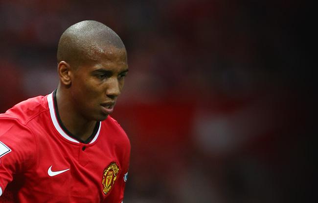 FootballFanCast's tweet photo. Maybe it's worth eating bird poo? #MUFC http://t.co/ZcHRziqhWL http://t.co/aJCqhk38Xq
