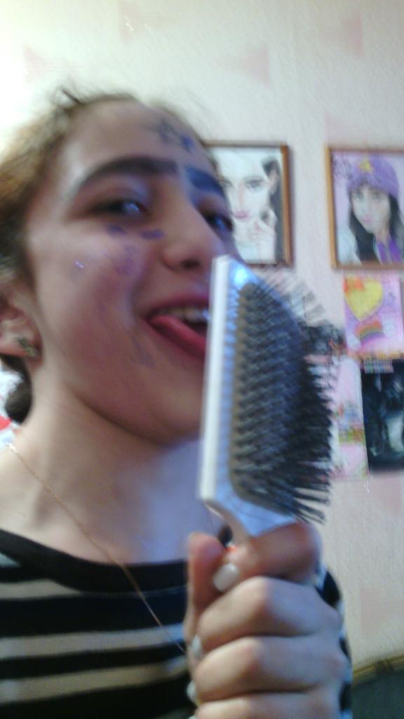 SiaMoore's tweet photo. #tumblr #tumblrgirl #тамблер 
Когда ты по тамблеру: http://t.co/jhzL1GWxUb