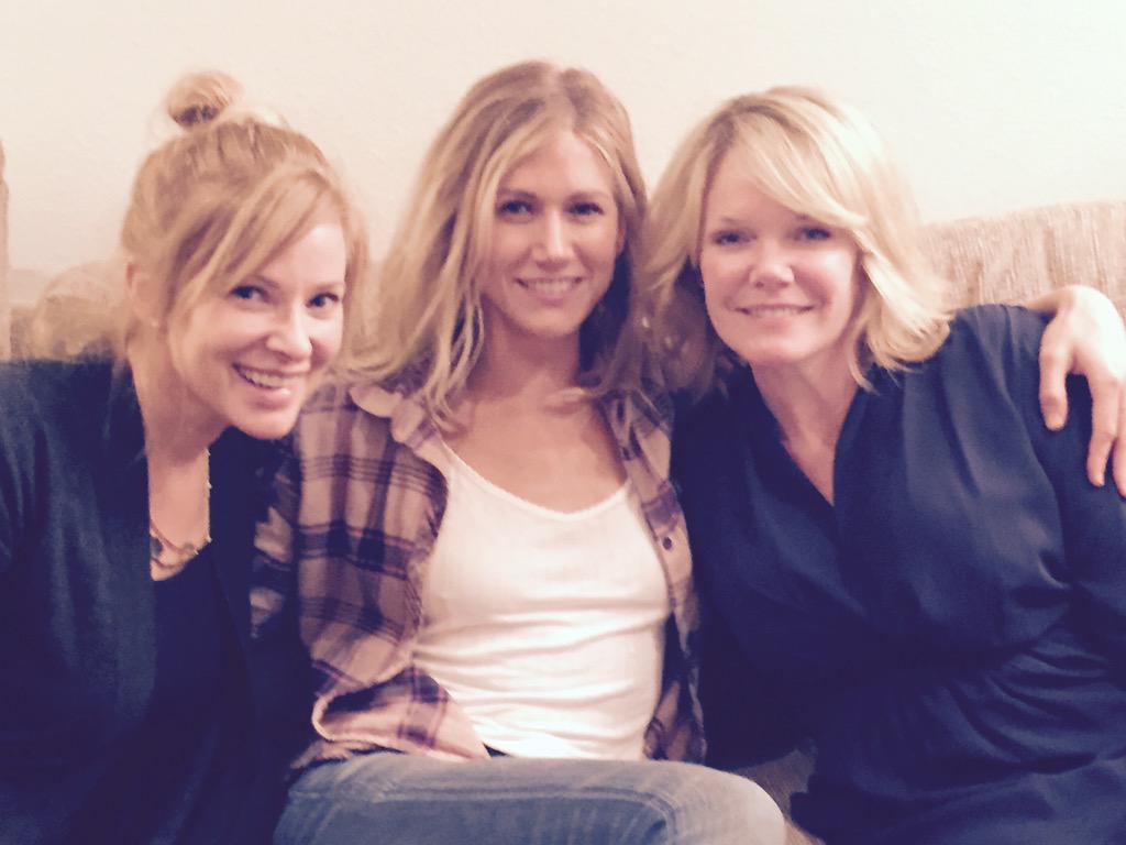 Maura West desktop Wallpapers