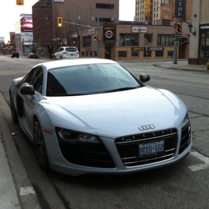 CarWindsor's tweet photo. Audi R8 V10 spotted on University Ave. Downtown Windsor http://t.co/65fSqDVQLG