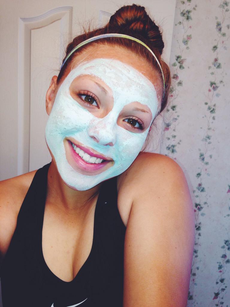 sierrasprague's tweet photo. @YourBoyMyles #dailyfacemask http://t.co/bCxUlci0lW