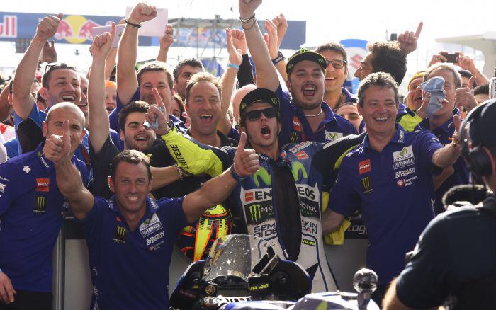 YamahaMotoGP's tweet photo. PRESS RELEASE: Rossi rules MotoGP's Argentine Adventure  http://t.co/gm1aJq9GkW http://t.co/MNXpYzTRJf