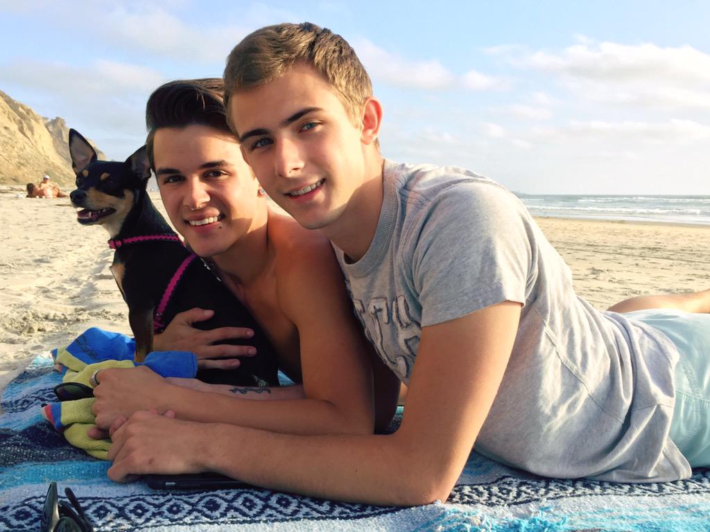 🏊☀️🌊@kodyknightXXX @Andy_TaylorXXX