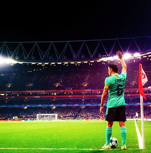 MotivacionesF's tweet photo. ''Cuando Xavi sale al campo hay que sentarse, mirar y aprender''- Cesc Fàbregas. http://t.co/myWggE0Hom