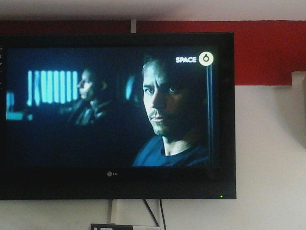 DeniiPinzon's tweet photo. #FastFurious4 #PaulWalker #Lomejordelomejor http://t.co/gDT23FGtc4