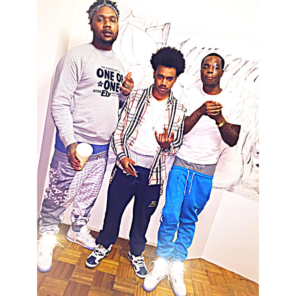 LivinLegend_'s tweet photo. #JewNation🔯😎✨💰💳 Ft. @MoneyMakinqTim &amp; @_Naysh http://t.co/GMm0t44Lxx