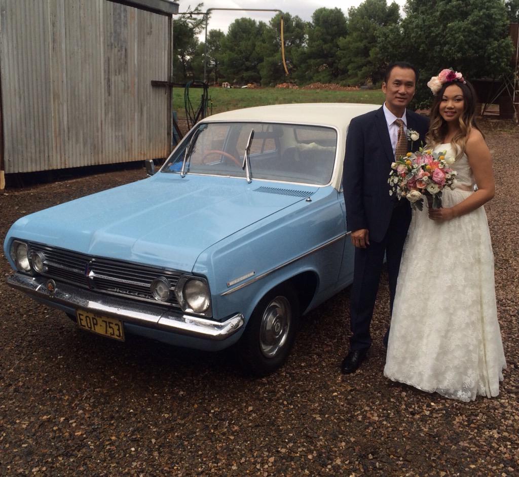 AndersonGeoff's tweet photo. Had the honour of driving a dear friend to her wedding in my car #hrholden #Classic #holden #aussiebuilt http://t.co/mgpqexaomJ
