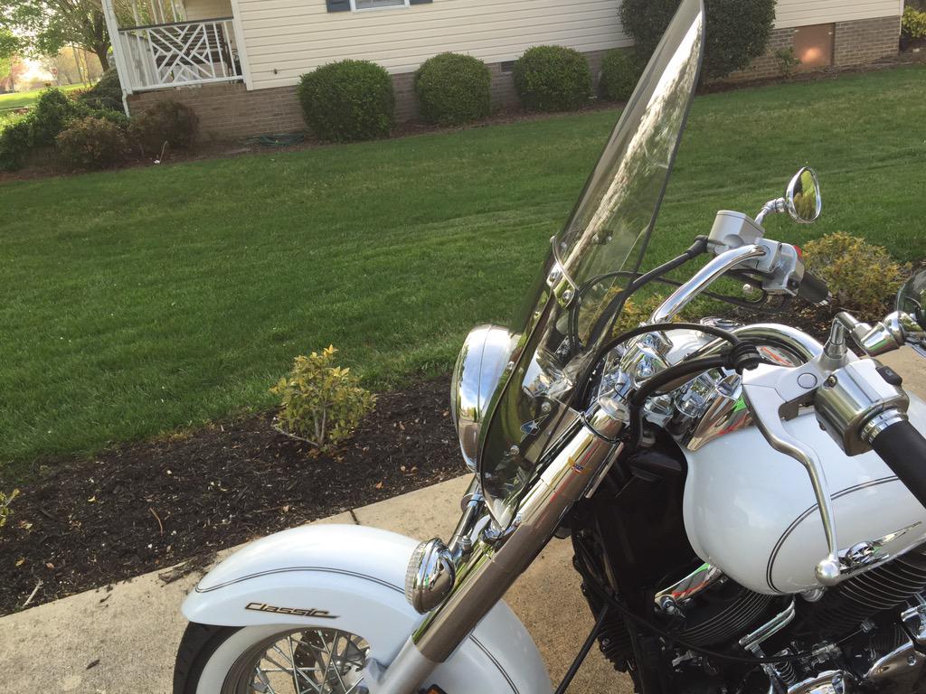 sjindam's tweet photo. #shortshorts#vance&amp;hines#windshields#nationalcycle#dakota selection for my#yamaha650classic @MotoSuperstore http://t.co/cERYjOaTmj