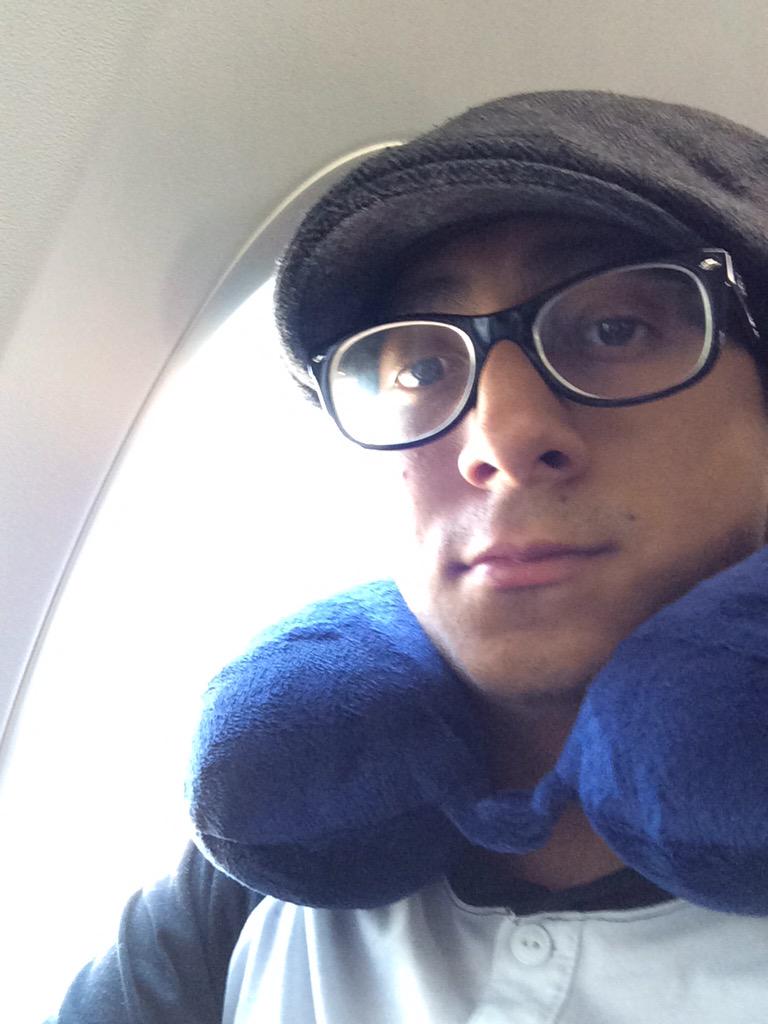 TonyRevolori's tweet photo. Window seat bitches!!! Hell yeah. http://t.co/SAjb6Qedah