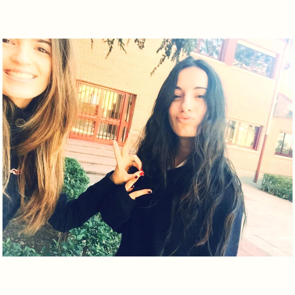 sofisofi_diez's tweet photo. Por todo lo que nos queda, love you so much 💕 #felisesdiecinueve http://t.co/eAMibmPyBD