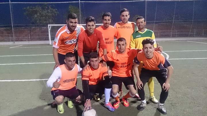 jmbg75's tweet photo. aki con los pichones esperemos q el pro mico partido salga de fábula buen royo y mu buen equipo suerte a todos http://t.co/ErWWZBkMmp
