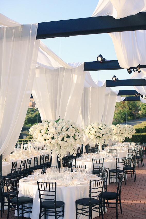 so in love with wedding shot by the beauty <a href="/jasminestar/">.Jasmine Star</a> - @thealisonhowel coordination <a href="/pelicanhill/">The Resort at Pelican Hill</a> venue <a href="/yseidod/">Dodie Sy</a> 😍