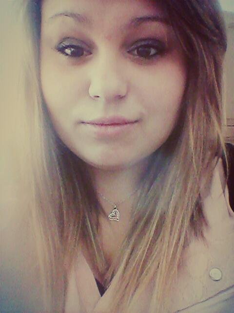 MelanieAttari's tweet image. #NoLoveNoProblem #V