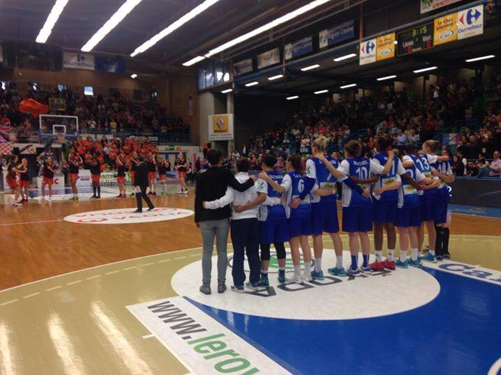 Lealambert95's tweet photo. Fière de la saison que @BasketLandes à accomplie! On se retrouve l'année prochaine pour de nouvelles aventures 🏀💪🏽😄 http://t.co/jsGIS8j8vH