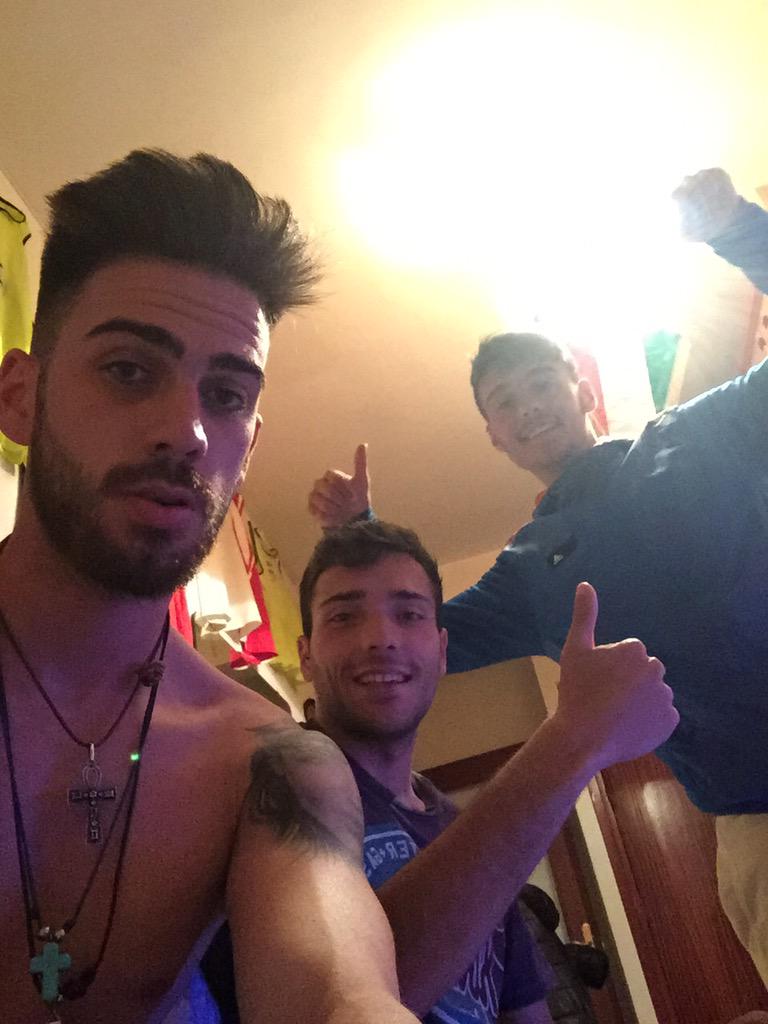 antonio89mono's tweet photo. fifitaa time 😎😎 @kikitoito @javiarroyo4 http://t.co/KgIc0AslMV