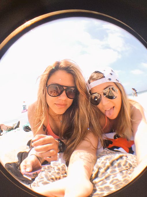 #Beachbunniez http://t.co/ulkRBj8u9Y<a href="/tag/beachbunniez"class="tags">#Beachbunniez</a>