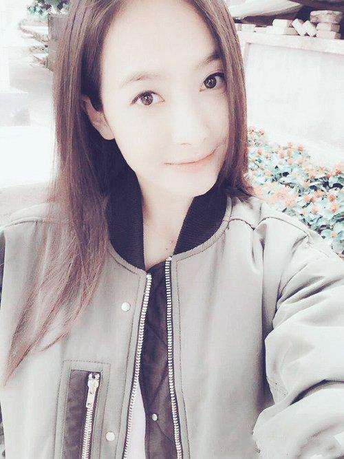 QianLeader's tweet photo. good morning f(ans)~^^ dont skip ur bfast,okay? qiannie loves you all♡♡ http://t.co/e4vRAesOl3