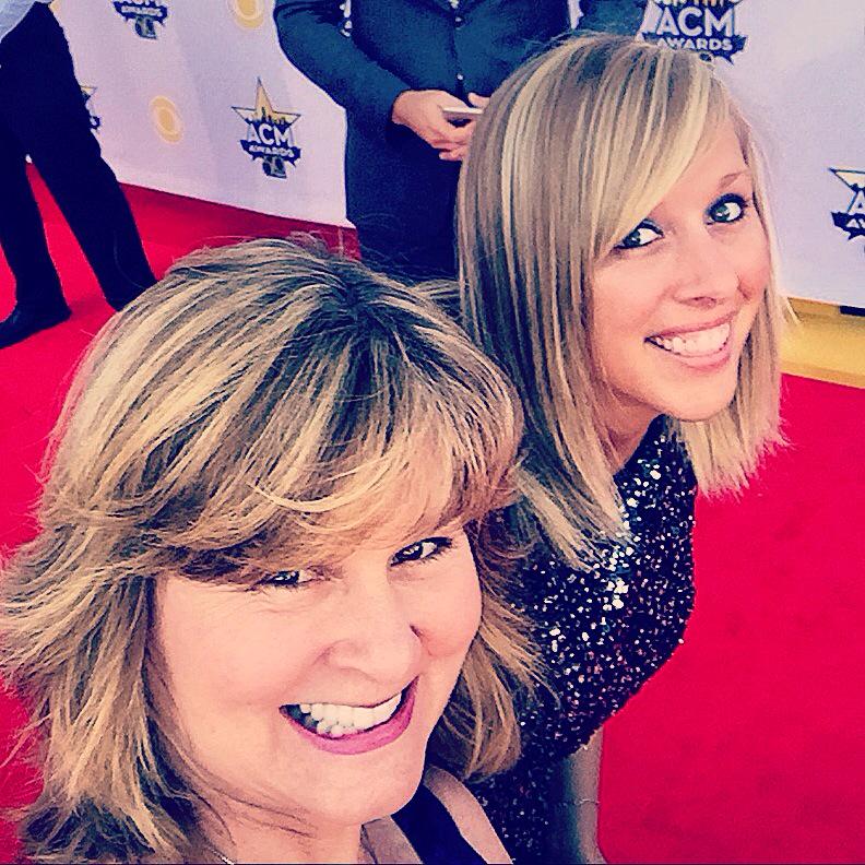 Jodylyn13's tweet photo. #ACMawards50 #ACMselfie #RedCarpet @suewilson @Jodylyn13 http://t.co/R5Ycyr8lzd