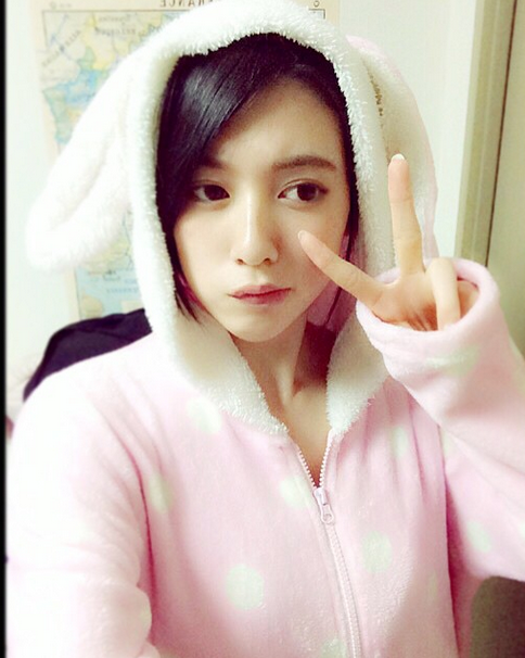 O Xrhsths 地取美子よ Sto Twitter 三吉彩花ちゃんかわいい 自撮り 三吉彩花 うさぎ ピース Http T Co Kluekwxmui