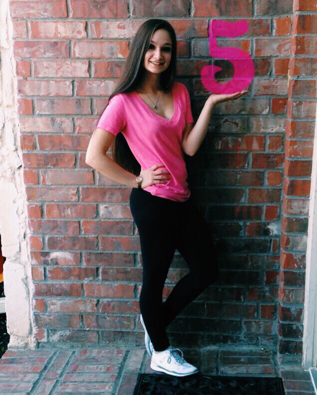 stepperprobz's tweet photo. 5 days!! #CountdownToShow featuring our itty bitty senior officer olivia!💖👯 http://t.co/gbqcRpipsx