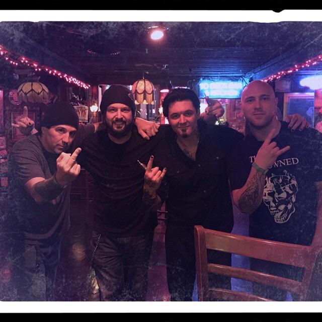 Half of us Half of them... Almost a complete pretour photo <a href="/SeasonsAfter/">SeasonsAfter</a>