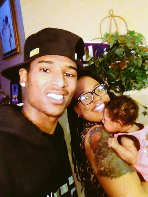 rblak01's tweet photo. @RLBtheDiva my beautiful family http://t.co/KJLoihss6U