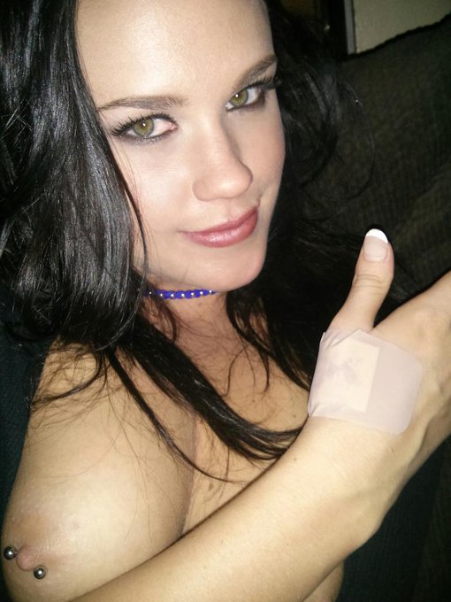 Was shootin a BG scene 2day and a blind fell on me and sliced a deep 1 on my hand lol.Got stiches, it's<a href="/tag/puppy"class="tags"><span>#puppy</span></a><a href="/tag/puppylove"class="tags"><span>#puppylove</span></a><a href="/tag/frenchbulldog"class="tags"><span>#frenchbulldog</span></a>