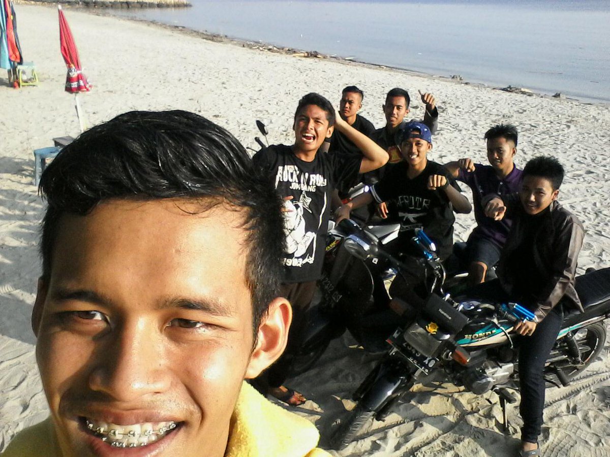 Ikut ikut tren aja deh, hihi <a href="/ZDianto/">Zakki Wahyudianto</a> <a href="/Fatih_Isha/">MUHAMMAD FATIHUDDIN </a>
#liburpanjang