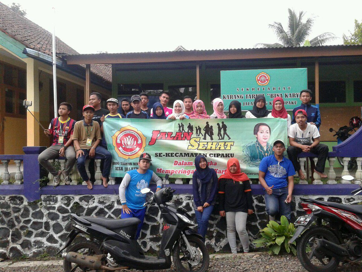 Boedzalt's tweet photo. All member karang taruna bina karya desa jalatrang http://t.co/GBrlL1pi2J