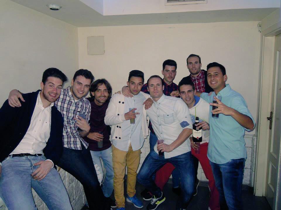 D0BLEZER0's tweet photo. Los amigos no se cuentan con los dedos, se cuenta con ellos! http://t.co/vNSHdPXCMm