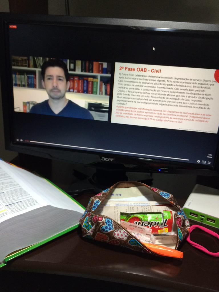 danyneri's tweet photo. Hoje tbm é dia de estudar!!! #ProfessorAoVivo #Civil #direitocivil #equipecivilista @darlanbarroso http://t.co/e6oNZ9XMks