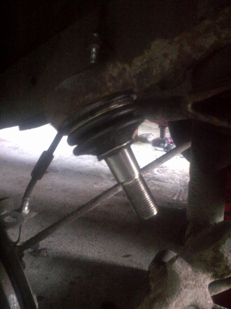 sunflowercamper's tweet photo. Mae gets some new ball joints. #Vw #t2 #bay #ball joints http://t.co/xG5lX74HqA