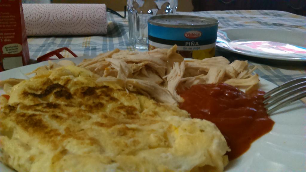 Danamon16's tweet photo. Una buena cena para empezar bien el lunes http://t.co/p0lrbVNvGb