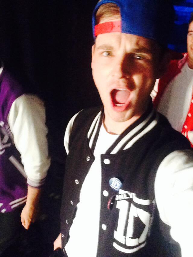 Lucylux33's tweet photo. @Ross_Base thanks for the selfies, disappointed there was no number 😘 http://t.co/SLcyUnNgQL