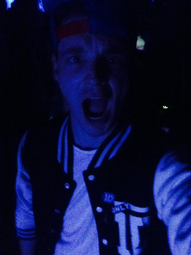 Lucylux33's tweet photo. @Ross_Base  you took my phone took selfies and no number 😞 what's that about. http://t.co/bjFtWkoJ5V