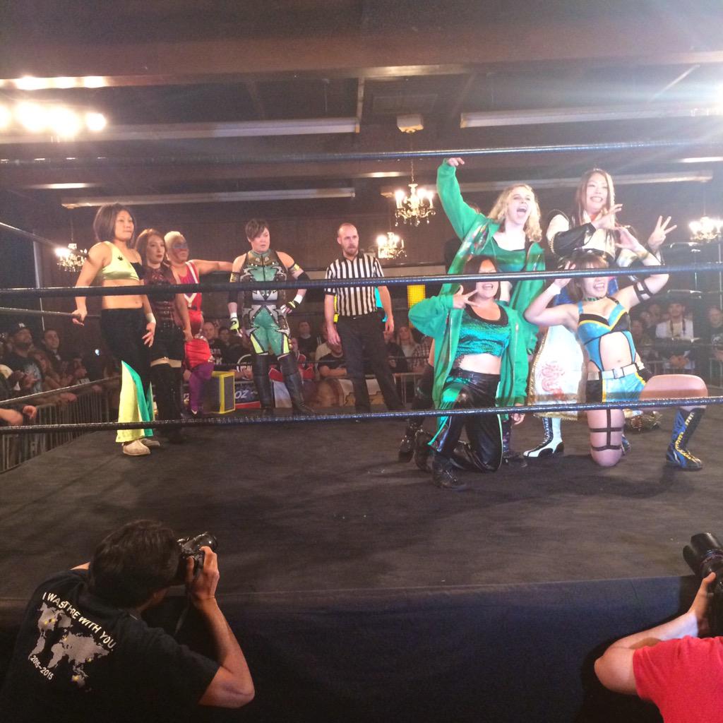 Reiderreiter77's tweet photo. This is really happening right now. #AAWSHIM #TomokaFinal http://t.co/Jl6eKdxu5o