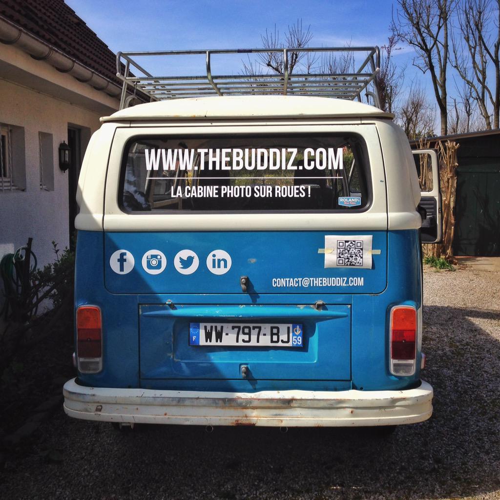 TheBuddiz's tweet photo. Etape 1 : sticker le van http://t.co/uKxJMPmjWk