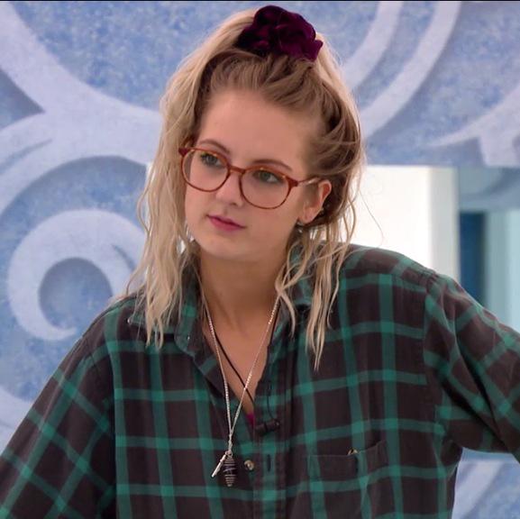 bbcanadajordan's tweet photo. Sarah icons #bbcansarah #BBCAN3 #fembots #BBLF http://t.co/A8sfsp2NJ0