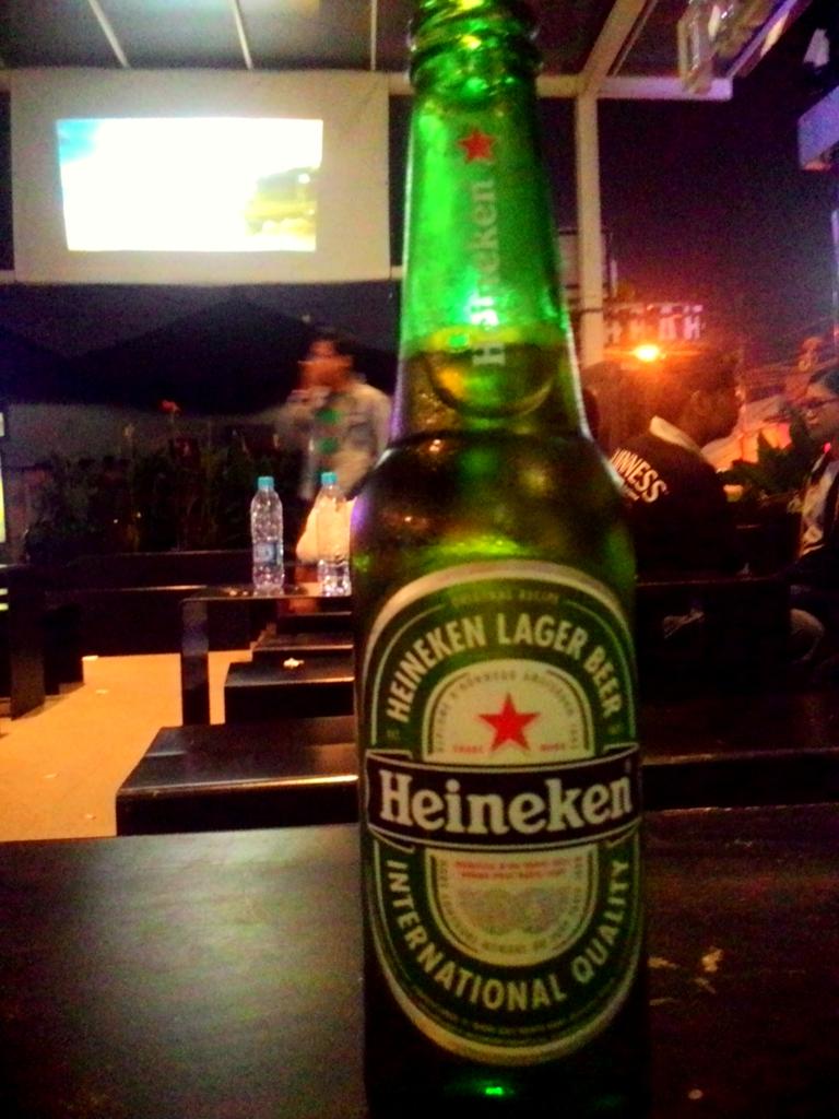 boxmartians's tweet photo. Thank you for having fun with us :) "@adit4net: hangout n having fun watching football @boxmartians cheers.. http://t.co/lNlkxevXns"