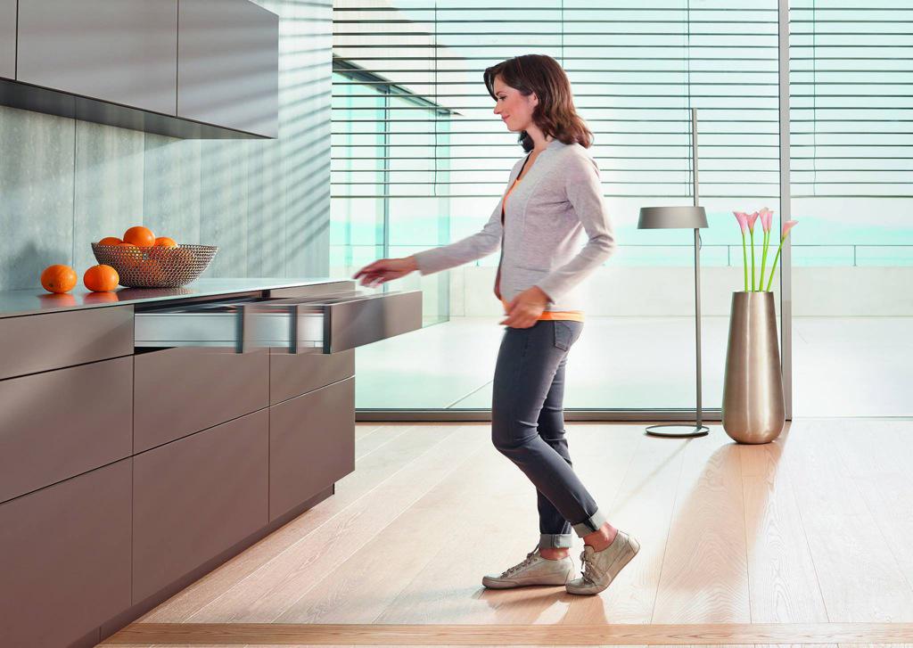 Trophées du SADECC: #Blum est récompensé dans la cat. Fournisseurs de l’Industrie avec TIP-ON BLUMOTION pour LÉGRABOX