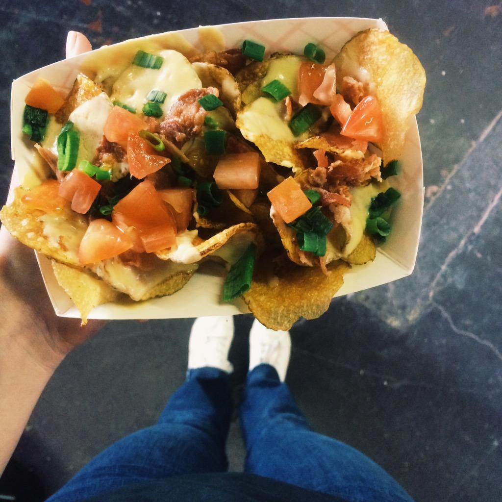theplazaflea's tweet photo. @StPaddyCakes just brought over some Wee Irish Nachos. 😍😍 http://t.co/khFwHp0kmO