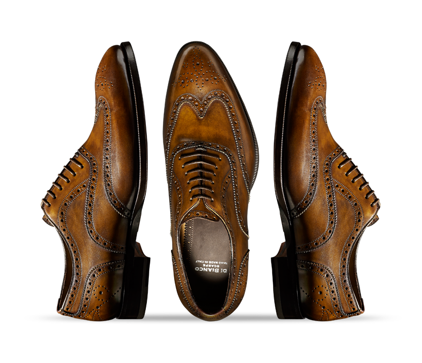 Wwdibianco's tweet photo. #ClassicsRedefined. Italian Round Toe models redefine the popular classics in two great colors http://t.co/awNdDYg110 http://t.co/RPwAiQBPRE