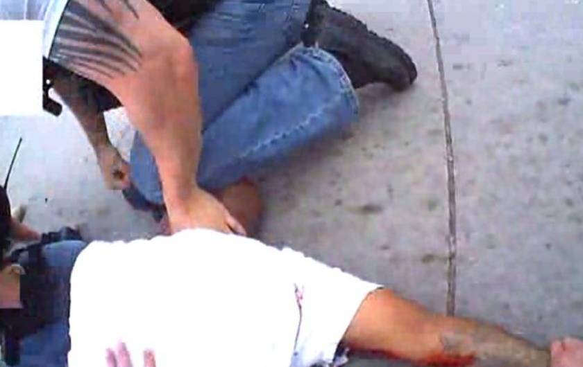 ActualidadRT's tweet photo. ÚLTIMA HORA: Publican el fuerte #video de policía que mata "por accidente" a un afroamericano http://t.co/bhwGTyQdmI http://t.co/LP3CmOshw4