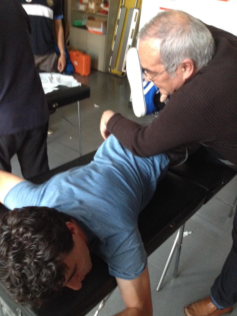 CruzRojaRioja's tweet photo. En dos semanas llega la #Valvanerada2015 Nuestro voluntariado se está preparando con un taller de estiramientos http://t.co/ljJWEv9JxH