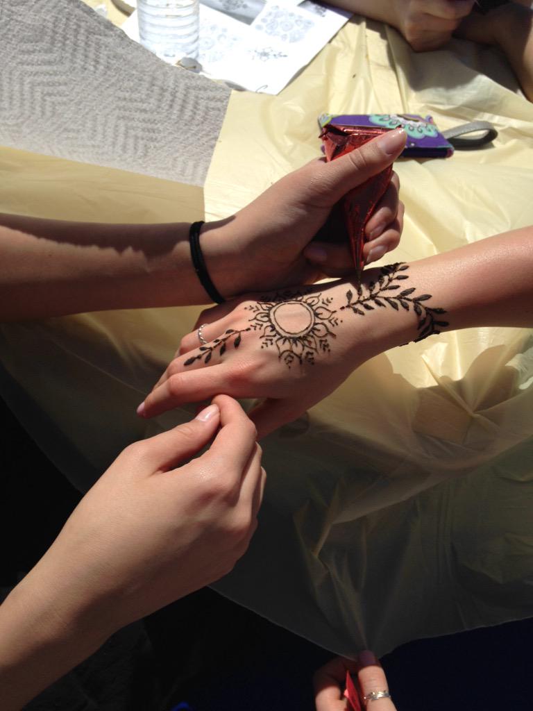 Aid2SA_WCU's tweet photo. Stop by and get some henna done by our amazing artists!! 5 tickets for a small design/7 tickets for a large design. http://t.co/uuPdTxmh42