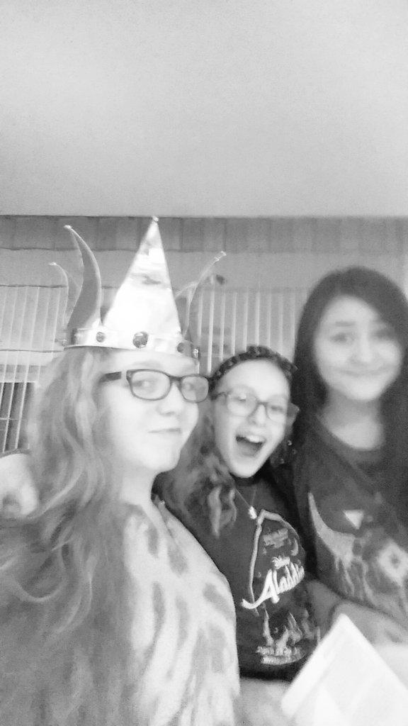c_bortnem's tweet photo. I'm the queen... (fun times with Jessa and Sydney) http://t.co/gLEtv7bJ5e
