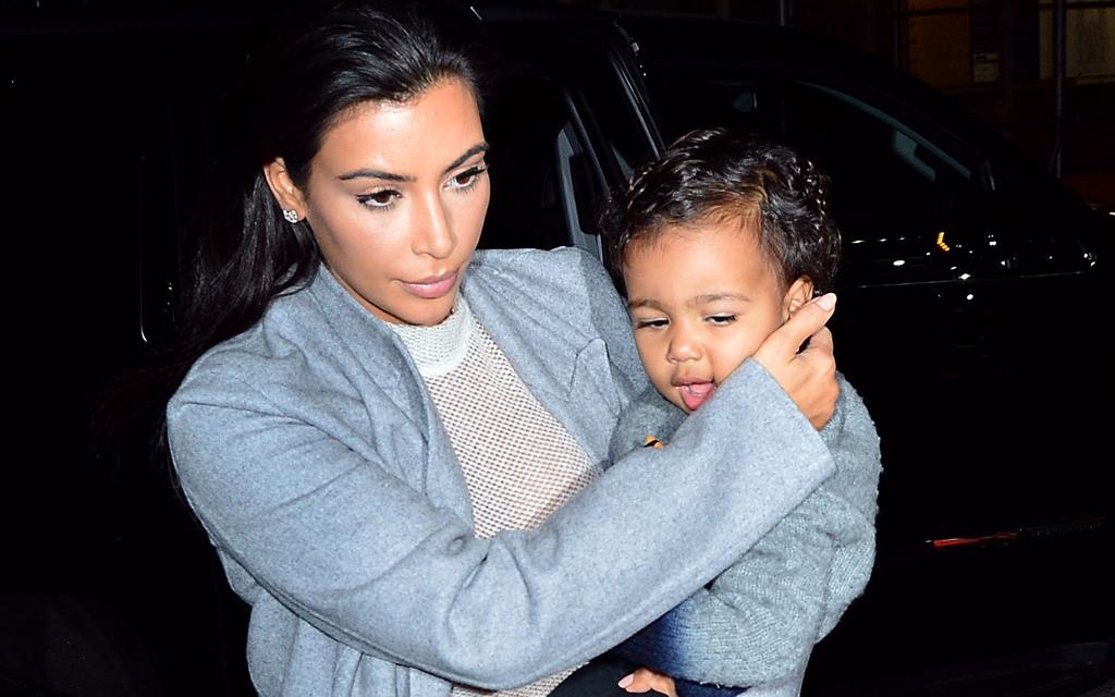 ELLEmagazine's tweet photo. "I was really strict about my daughter sleeping in her own room" @KimKardashian on parenting: http://t.co/r1IF6qRgrn http://t.co/oHeqWRKJ9d