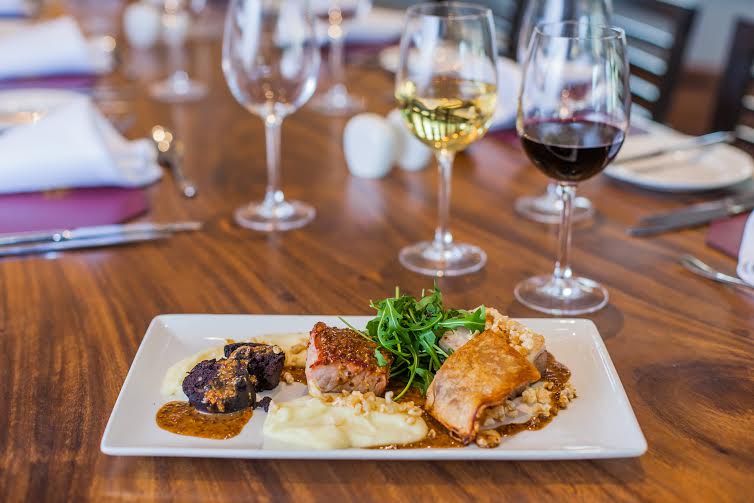 #Competition Time! Enter for your chance to WIN a meal for two with <a href="/Blunsdonhotel/">Blunsdon House Hotel</a> Good Luck! bit.ly/1Pkv8Uw